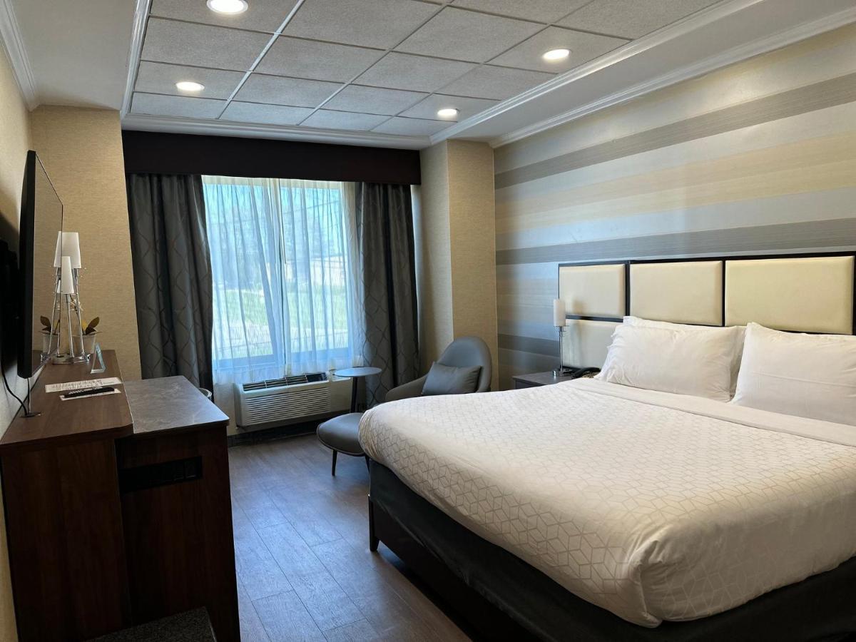 Holiday Inn Plainview-Long Island By Ihg Exterior foto